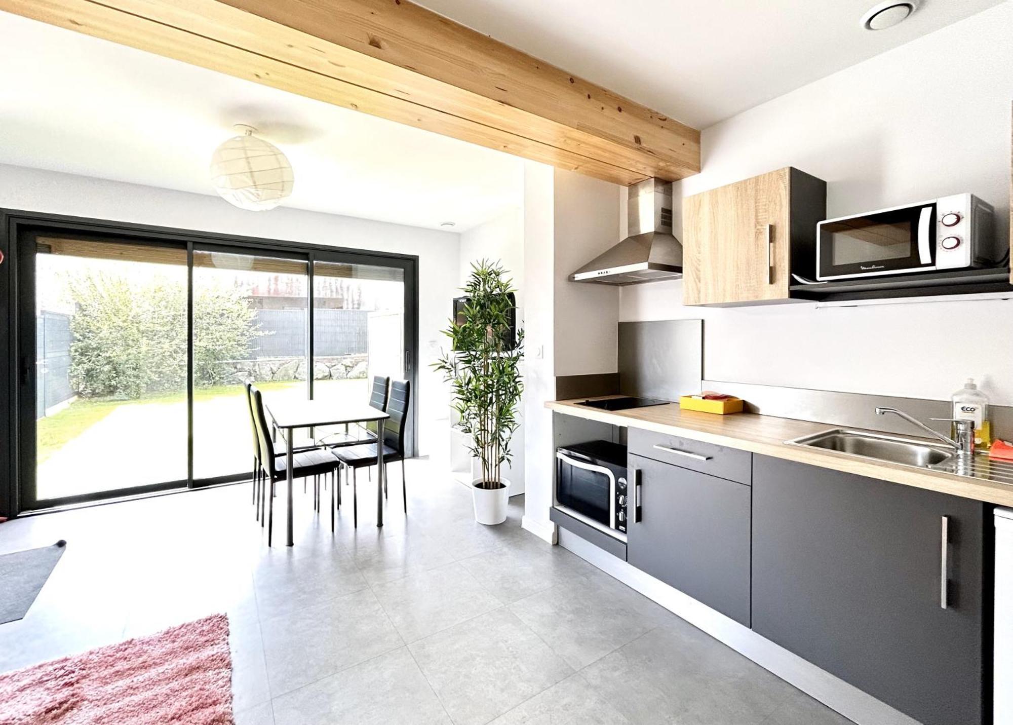Du Vignoble A L'Atlantique - Residence Montifault Gites Du 2 Au 3 Pieces Le Pallet Екстер'єр фото