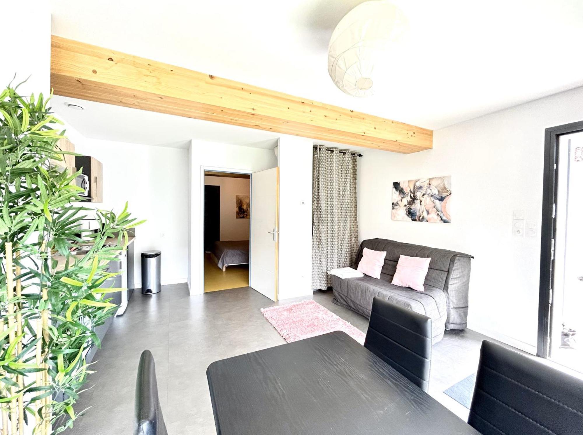 Du Vignoble A L'Atlantique - Residence Montifault Gites Du 2 Au 3 Pieces Le Pallet Екстер'єр фото